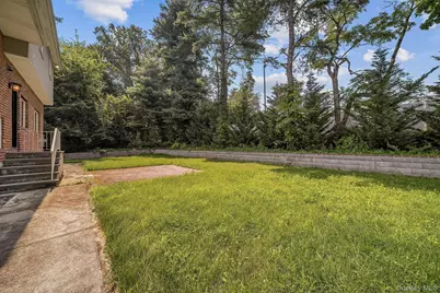 300 Ellen Place, Jericho, NY 11753 - Photo 36