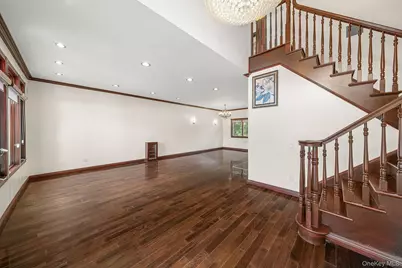 300 Ellen Place, Jericho, NY 11753 - Photo 8