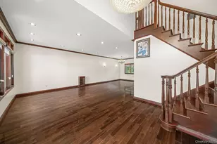 300 Ellen Pl, Jericho, NY 11753 - Photo 8