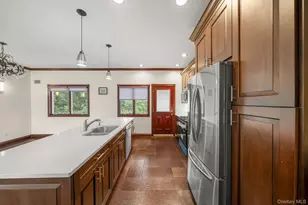 300 Ellen Pl, Jericho, NY 11753 - Photo 12