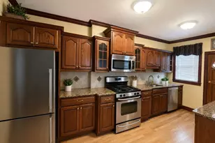 104-41 92nd Ave, Richmond Hill, NY 11418 - Photo 2