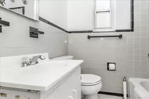 260-57 75th Ave, Glen Oaks, NY 11004 - Photo 14