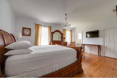 45 S Penataquit Avenue, Bay Shore, NY 11706 - Photo 24
