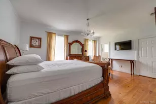 45 S Penataquit Ave, Bay Shore, NY 11706 - Photo 24