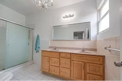 45 S Penataquit Avenue, Bay Shore, NY 11706 - Photo 32