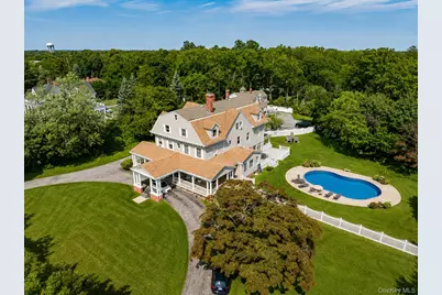 45 S Penataquit Avenue, Bay Shore, NY 11706 - Photo 8