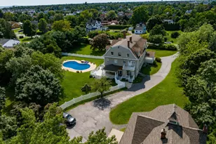 45 S Penataquit Ave, Bay Shore, NY 11706 - Photo 10