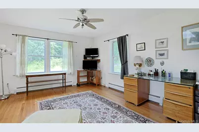30 N Strawberry Hill Lane N, West Nyack, NY 10994 - Photo 18