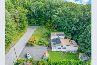 30 N Strawberry Hill Lane N, West Nyack, NY 10994 - Photo 2