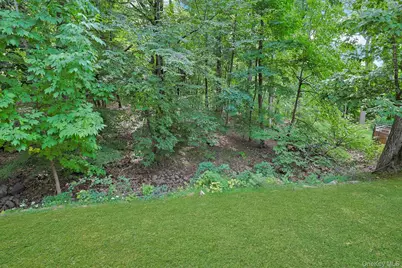 30 N Strawberry Hill Lane N, West Nyack, NY 10994 - Photo 26