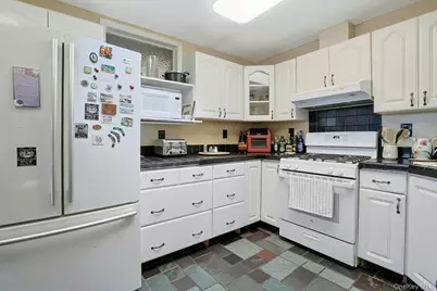30 N Strawberry Hill Lane N, West Nyack, NY 10994 - Photo 10