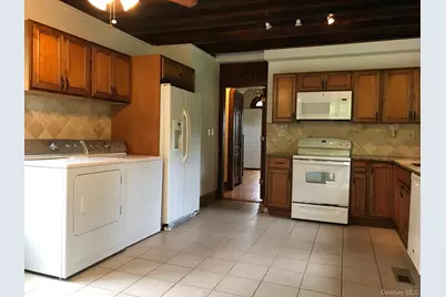 51 E Hook Cross Road, Hopewell Junction, NY 12533 - Photo 2