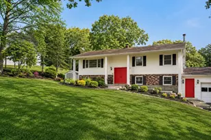 1618 Morningview Dr, Yorktown Heights, NY 10598 - Photo 2