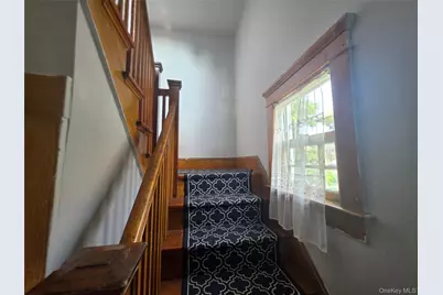 81 Waring Place Unit #2, Yonkers, NY 10703 - Photo 2