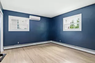 131 Fir St, Lindenhurst, NY 11757 - Photo 16