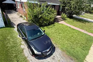 51 Jackson Ave, Elmont, NY 11003 - Photo 2