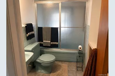 305 Bayville Avenue, Bayville, NY 11709 - Photo 14