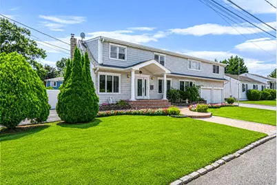 52 Manhattan Avenue, West Babylon, NY 11704 - Photo 2