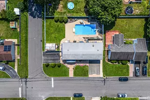 52 Manhattan Ave, West Babylon, NY 11704 - Photo 8