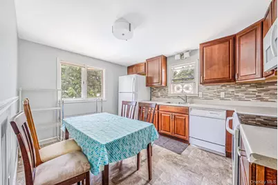 52 Manhattan Avenue, West Babylon, NY 11704 - Photo 42