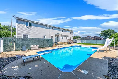 52 Manhattan Avenue, West Babylon, NY 11704 - Photo 12