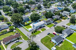 52 Manhattan Ave, West Babylon, NY 11704 - Photo 4