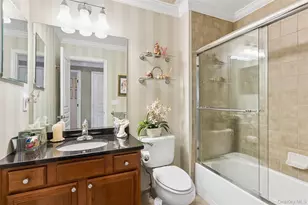 178 Southampton Dr, Massapequa, NY 11758 - Photo 18