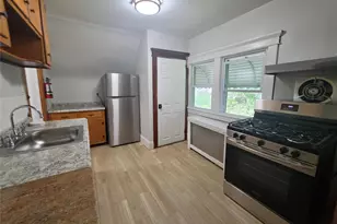 81 Waring Pl, Yonkers, NY 10703 - Photo 4