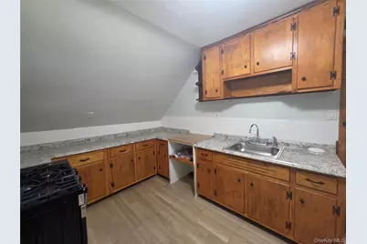 81 Waring Place #3, Yonkers, NY 10703 - Photo 2