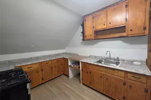 81 Waring Pl, Yonkers, NY 10703 - Photo 2