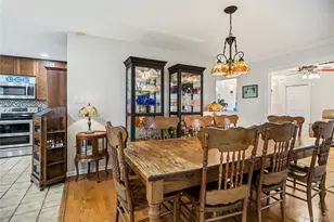 411 8th St, Bohemia, NY 11716 - Photo 10