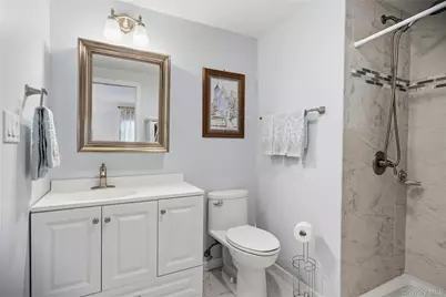 411 8th Street, Bohemia, NY 11716 - Photo 22