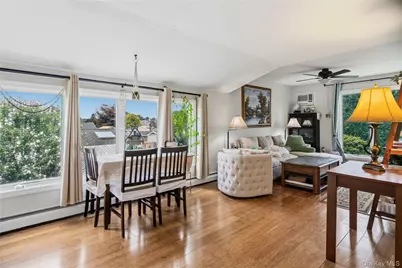 411 8th Street, Bohemia, NY 11716 - Photo 24