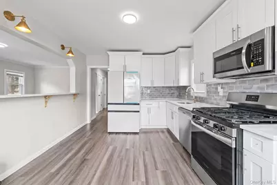 20 Dewitt Street, Valley Stream, NY 11580 - Photo 2