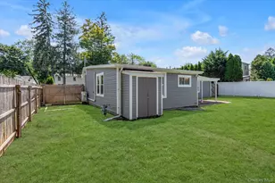 5 Eckert St, Huntington Station, NY 11746 - Photo 16
