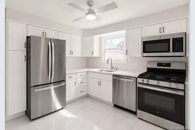 29 Avon, Hewlett, NY 11557 - Photo 6