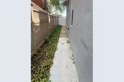 2524 Tenbroeck Avenue, Bronx, NY 10469 - Photo 2