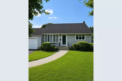 18 Lotus Road, Bayport, NY 11705 - Photo 2