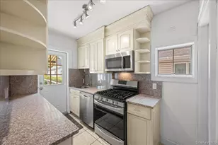 96 Capitol Ave, Williston Park, NY 11596 - Photo 14