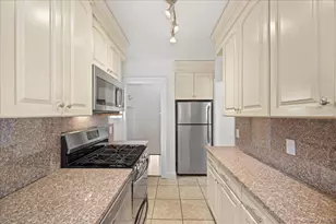 96 Capitol Ave, Williston Park, NY 11596 - Photo 16