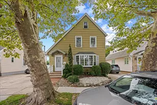 96 Capitol Ave, Williston Park, NY 11596 - Photo 2