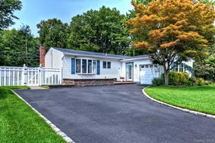 116 Shenandoah Blvd N, Nesconset, NY 11767 - Photo 2