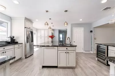 6 Davids Way, Port Jefferson, NY 11777 - Photo 14