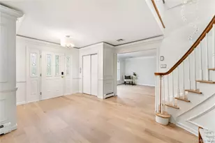 6 Davids Way, Port Jefferson, NY 11777 - Photo 4