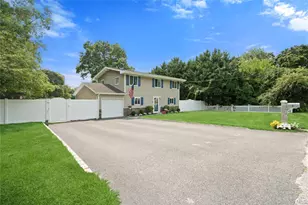 4 Acorn St, Ronkonkoma, NY 11779 - Photo 2