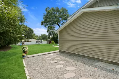 4 Acorn Street, Ronkonkoma, NY 11779 - Photo 30