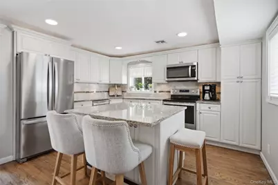 4 Acorn Street, Ronkonkoma, NY 11779 - Photo 10