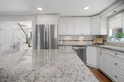 4 Acorn Street, Ronkonkoma, NY 11779 - Photo 14