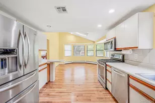 41 Apple Tree Dr, Hauppauge, NY 11788 - Photo 20