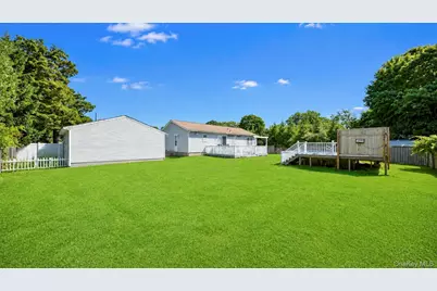 28 Mapleton Avenue, Farmingville, NY 11738 - Photo 6